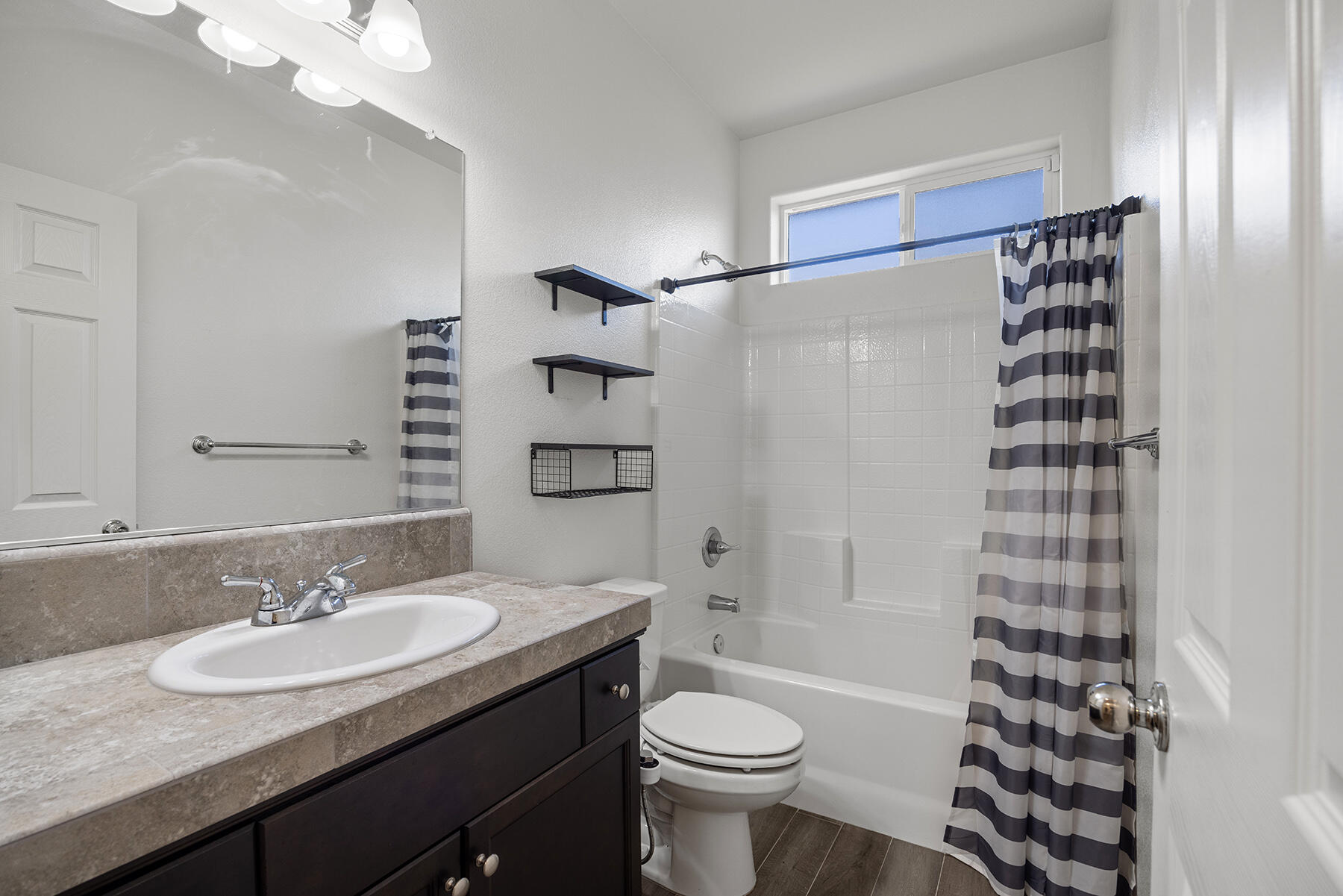 30746 Ashland Road Visalia, CA 93291 - Photo 23 of 34 25 - Bathroom #2