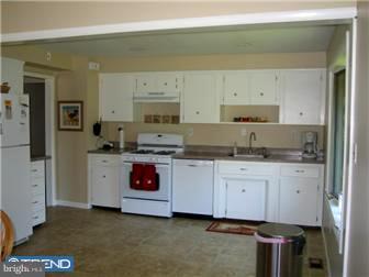 32 Elmgate Road Marlton, NJ 08053 - Photo 5 of 12 Kitchen