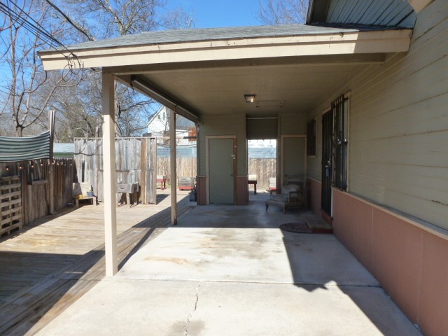 5006 Sara Drive, Unit A Austin, TX 78721 - Photo 2 of 10 a view of a balcony