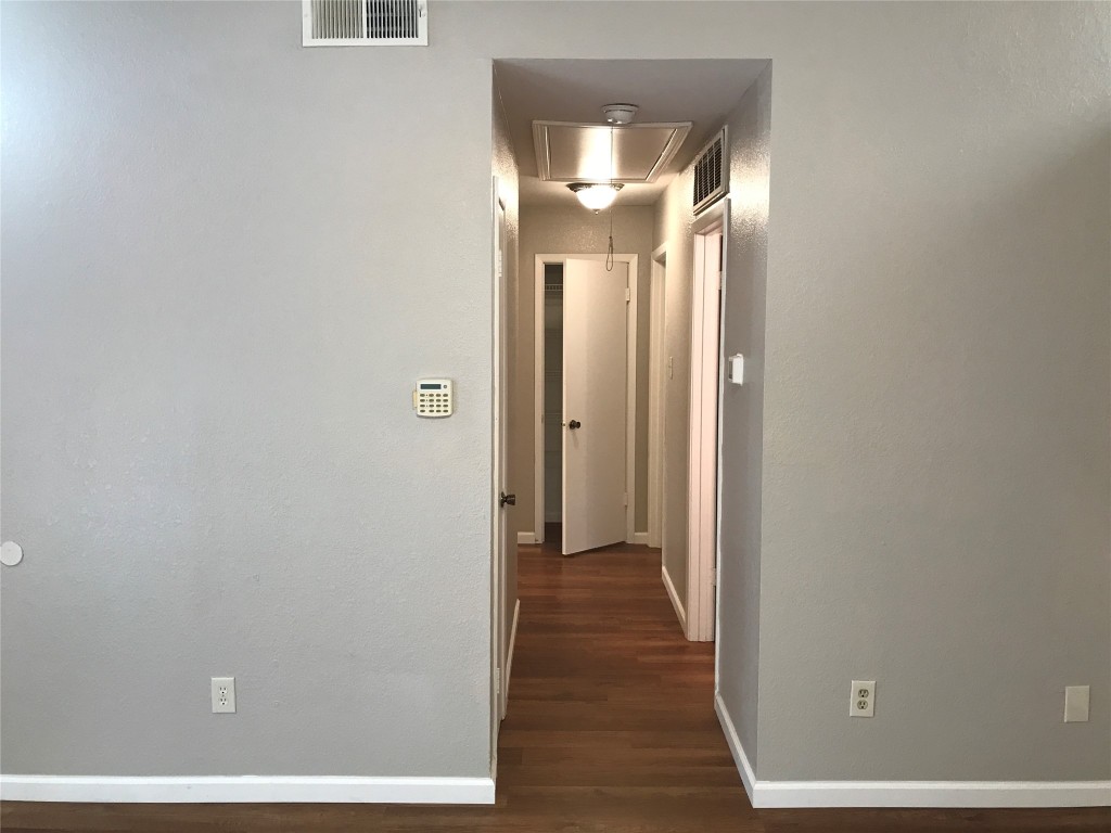 1015 East Yager Lane, Unit 87 Austin, TX 78753 - Photo 7 of 22 a view of a hallway