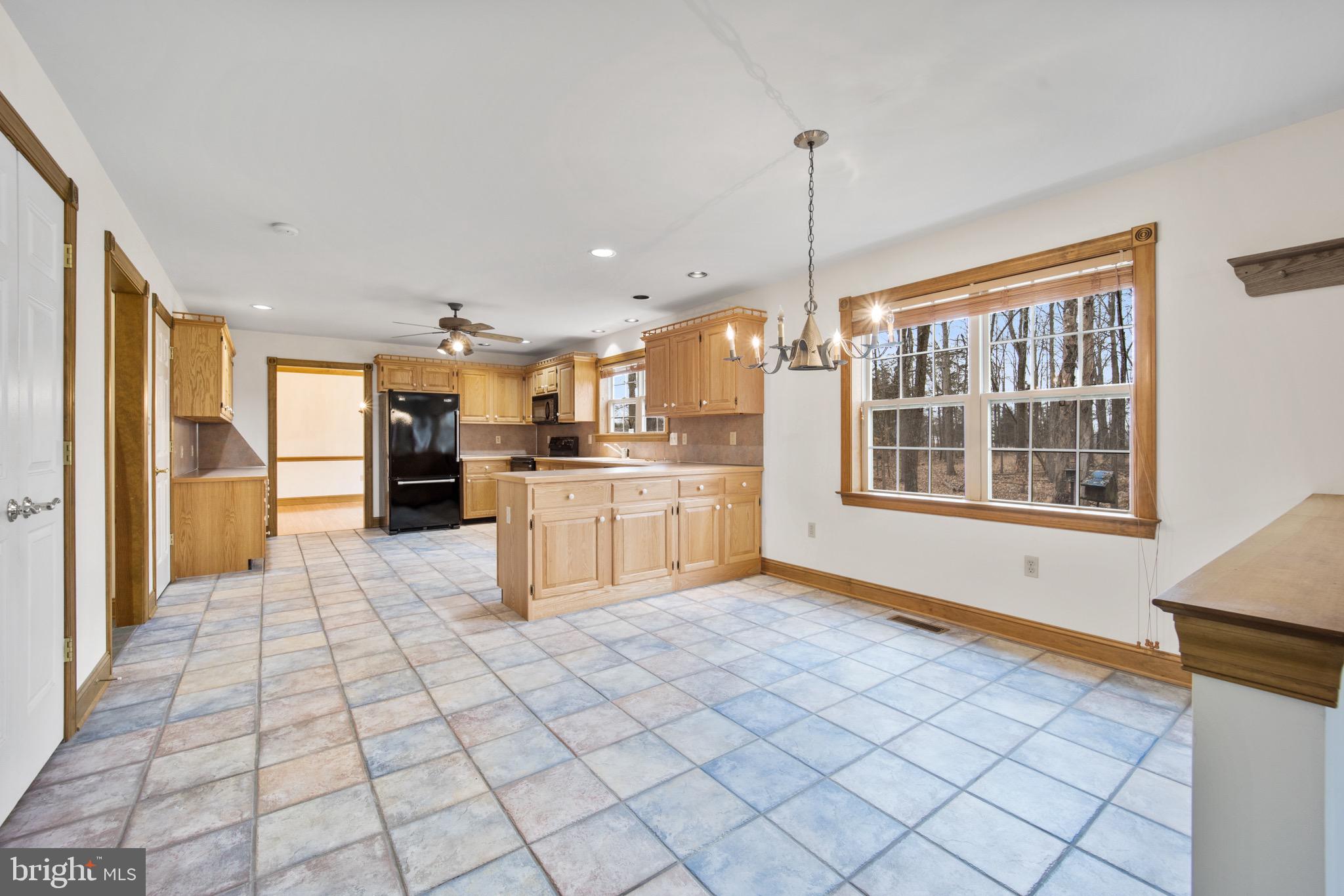 735 Creamery Road Quakertown, PA 18951 - Photo 12 of 46 Breakfast Area
