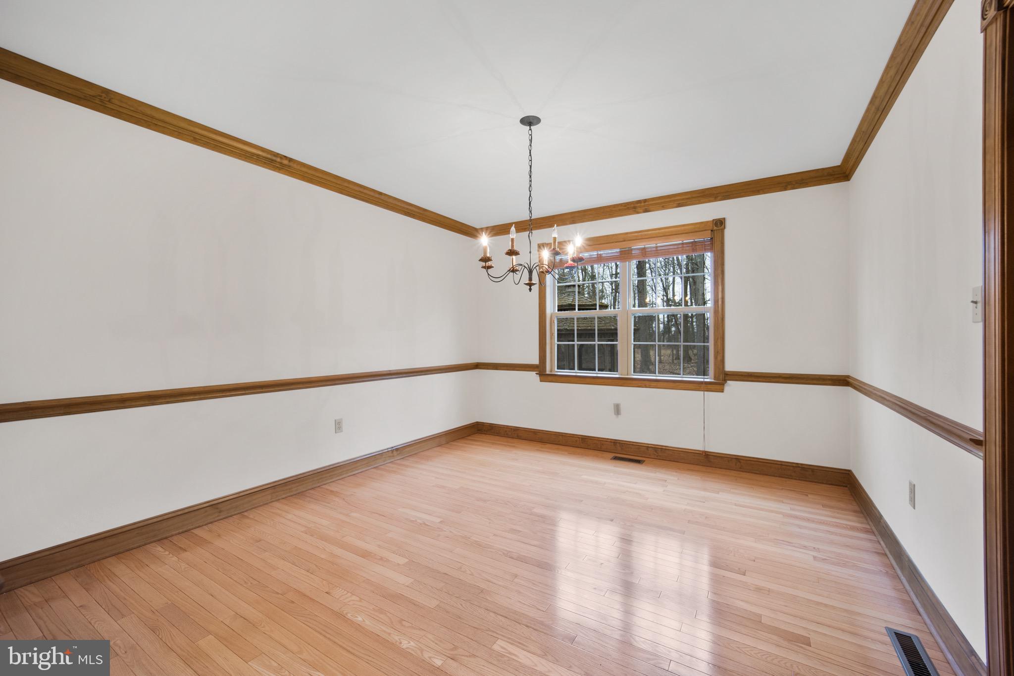 735 Creamery Road Quakertown, PA 18951 - Photo 16 of 46 Dining Room