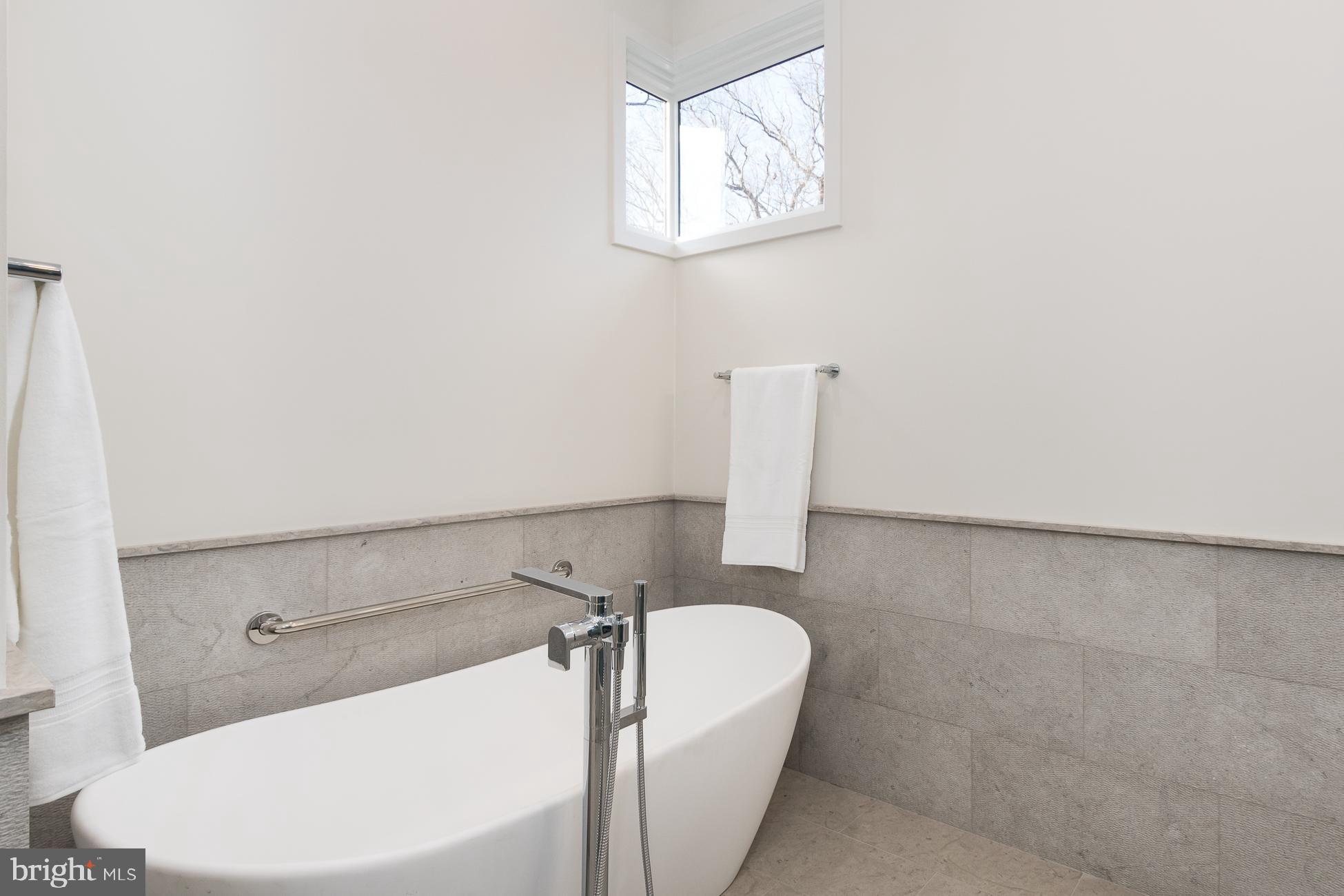 144 Drakes Corner Road Princeton, NJ 08540 - Photo 30 of 49 Main Bedroom Bathtub
