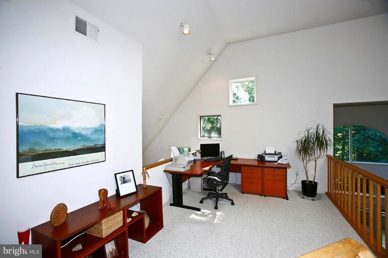 11584 Greenwich Point Road Reston, VA 20194 - Photo 18 of 23 a workspace with furniture and window
