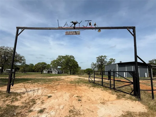 $349,250 | 1556 County Road 4764, Boyd, TX 76023