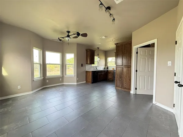 $349,250 | 1556 County Road 4764, Boyd, TX 76023