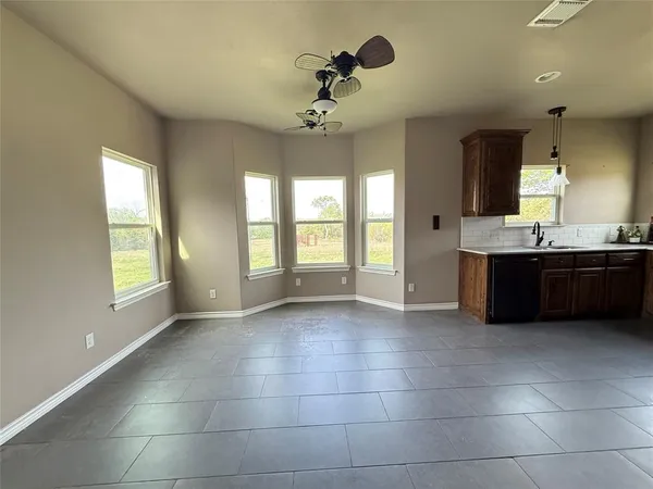 $349,250 | 1556 County Road 4764, Boyd, TX 76023