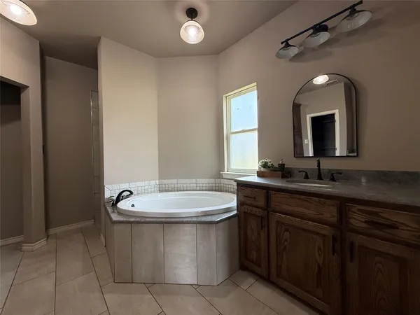 $349,250 | 1556 County Road 4764, Boyd, TX 76023