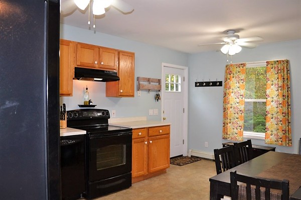140 Ragged Hill Road Hubbardston, MA 01452 - Photo 3 of 30 Gallery Image 3