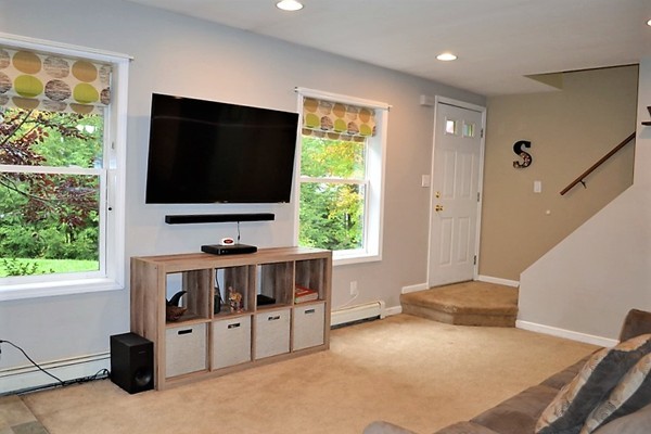 140 Ragged Hill Road Hubbardston, MA 01452 - Photo 8 of 30 Gallery Image 8