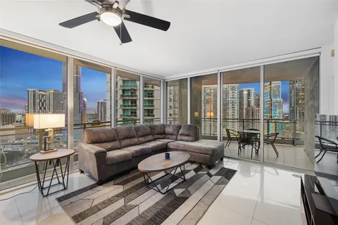 $625,000 | 90 Southwest 3rd Street, Unit 2504, Miami, FL 33130
