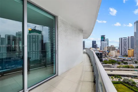 $625,000 | 90 Southwest 3rd Street, Unit 2504, Miami, FL 33130