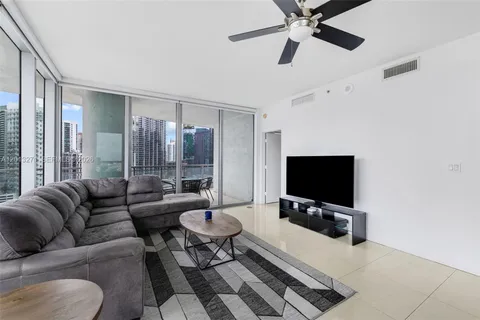 $625,000 | 90 Southwest 3rd Street, Unit 2504, Miami, FL 33130