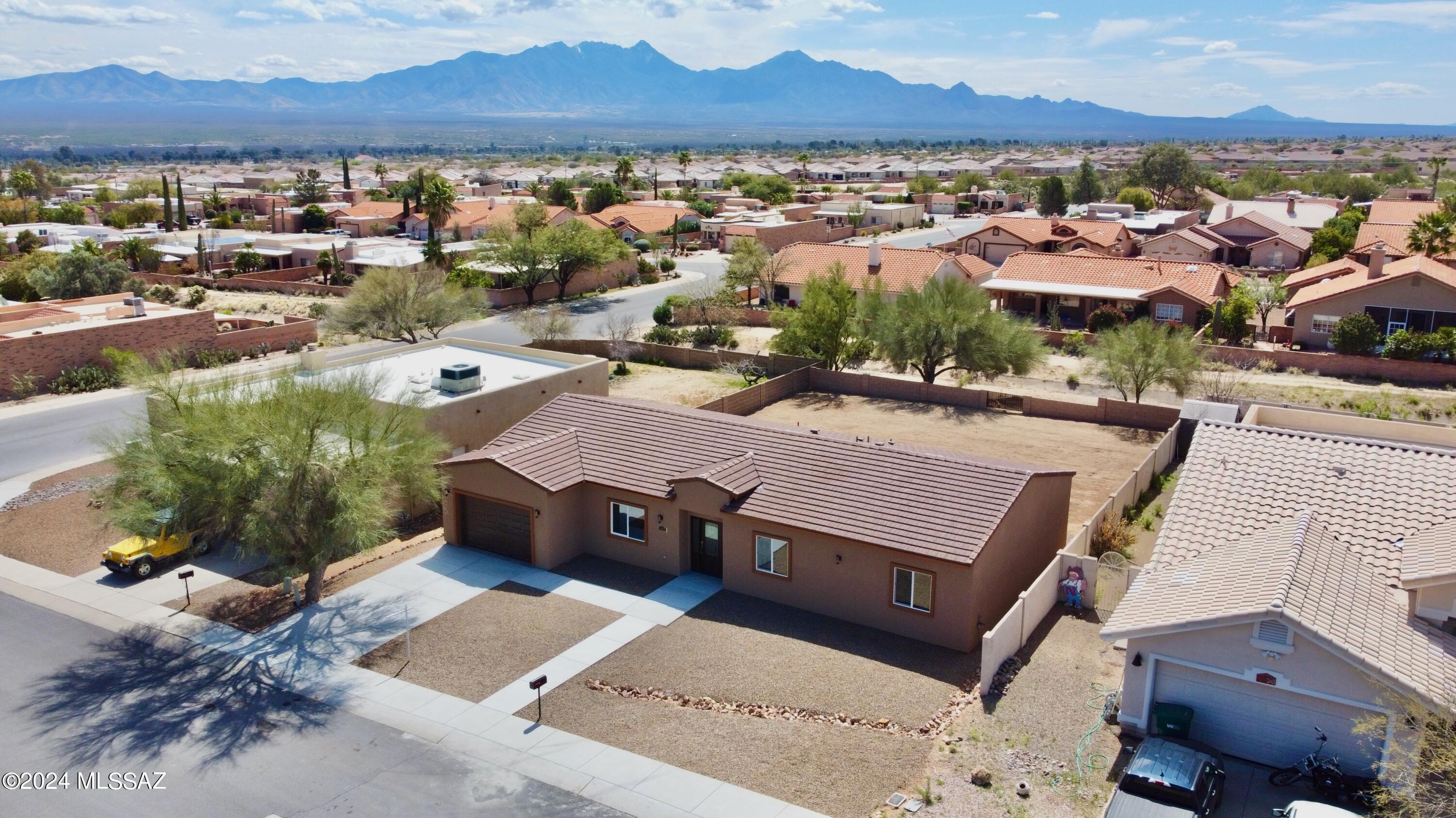 1011 West Rio Hondo Green Valley, AZ 85614 - Photo 2 of 49