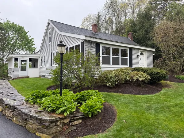 $2,500 | 84 Emerald Road, Unit 1, Rutland, MA 01543
