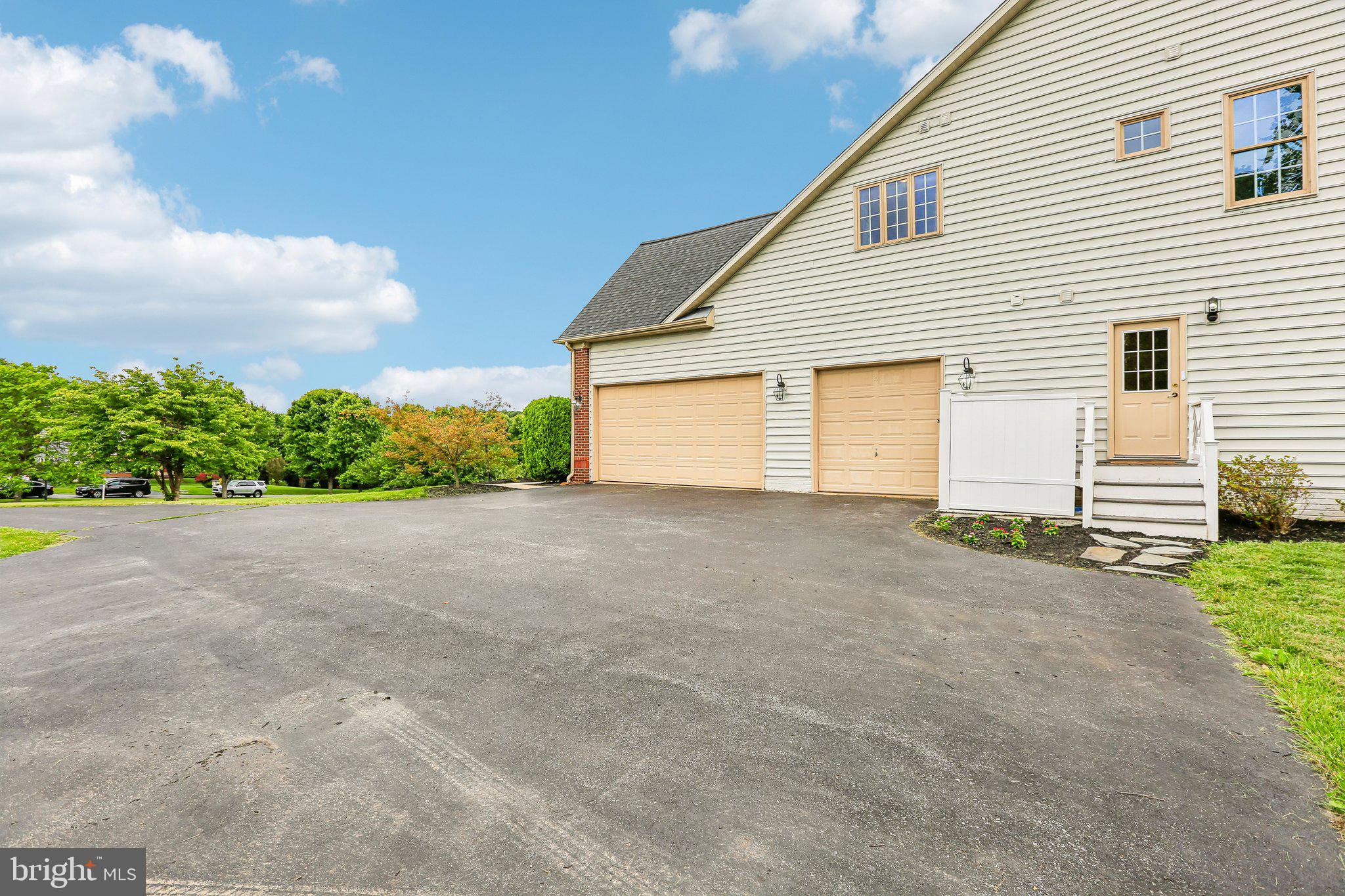 9308 Harrisons Farm Way Gaithersburg, MD 20882 - Photo 62 of 92 Three car garage.