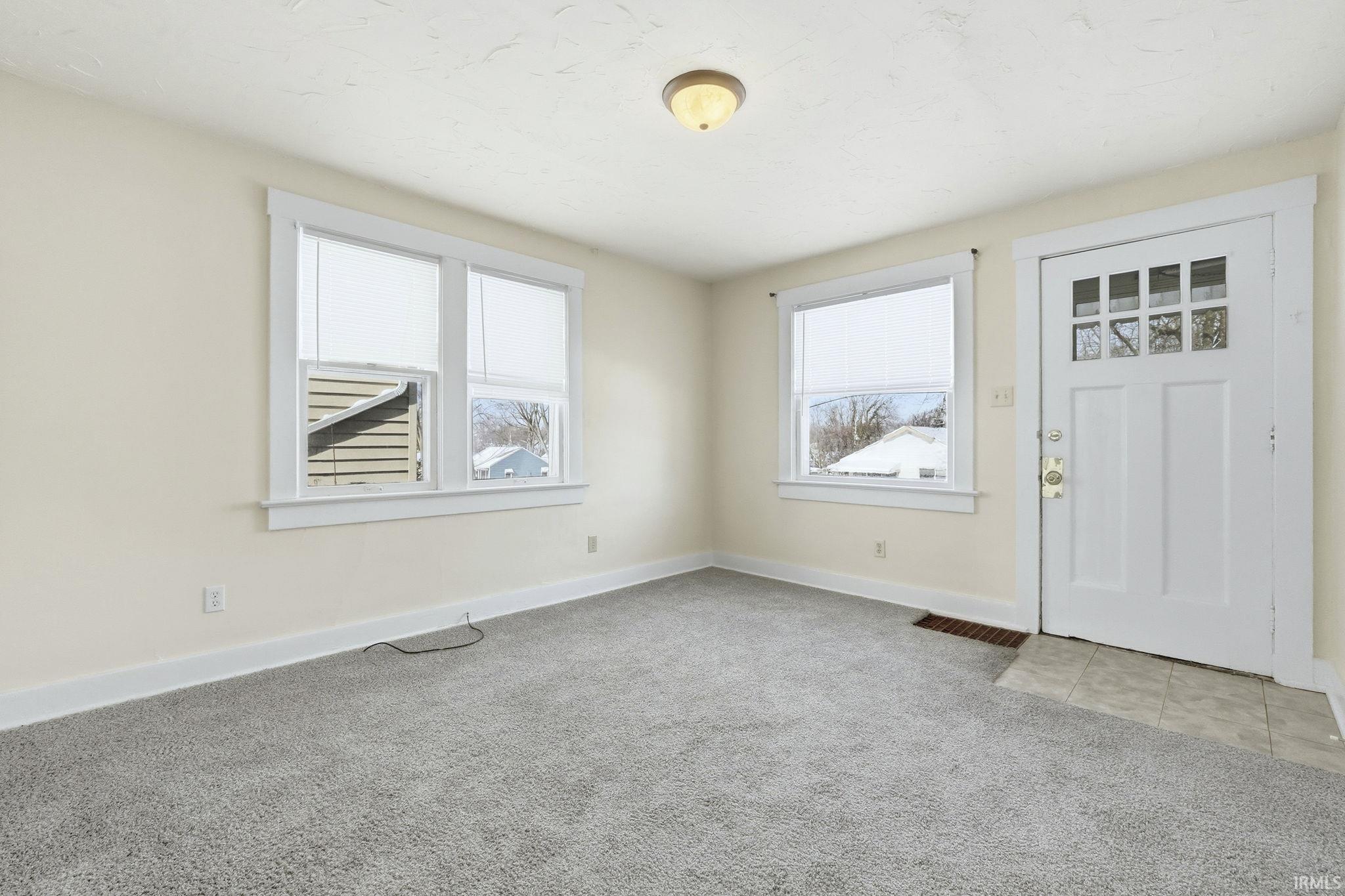 533 Irene Avenue Fort Wayne, IN 46808 - Photo 6 of 36