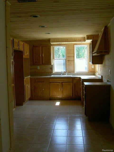 19780 Karr Road Belleville, MI 48111 - Photo 7 of 22 Kitchen