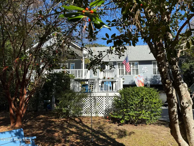 $800,000 | 138 Loblolly Drive, Pine Knoll Shores, NC 28512