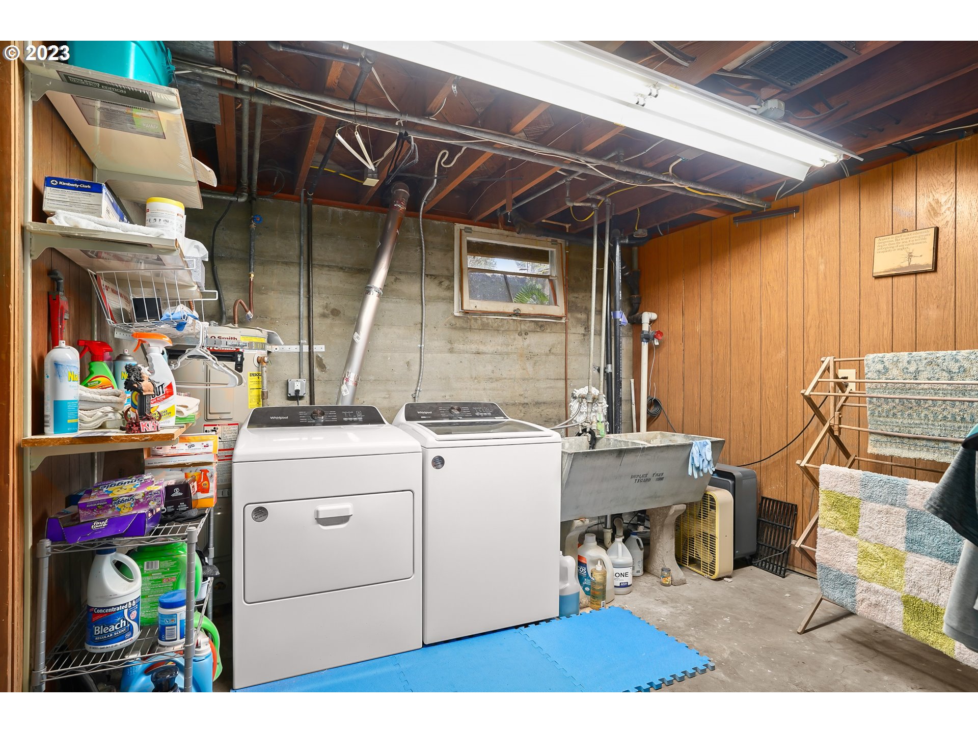 13030 Southwest Fischer Road Tigard, OR 97224 - Photo 20 of 27 a utility room with dryer and washer
