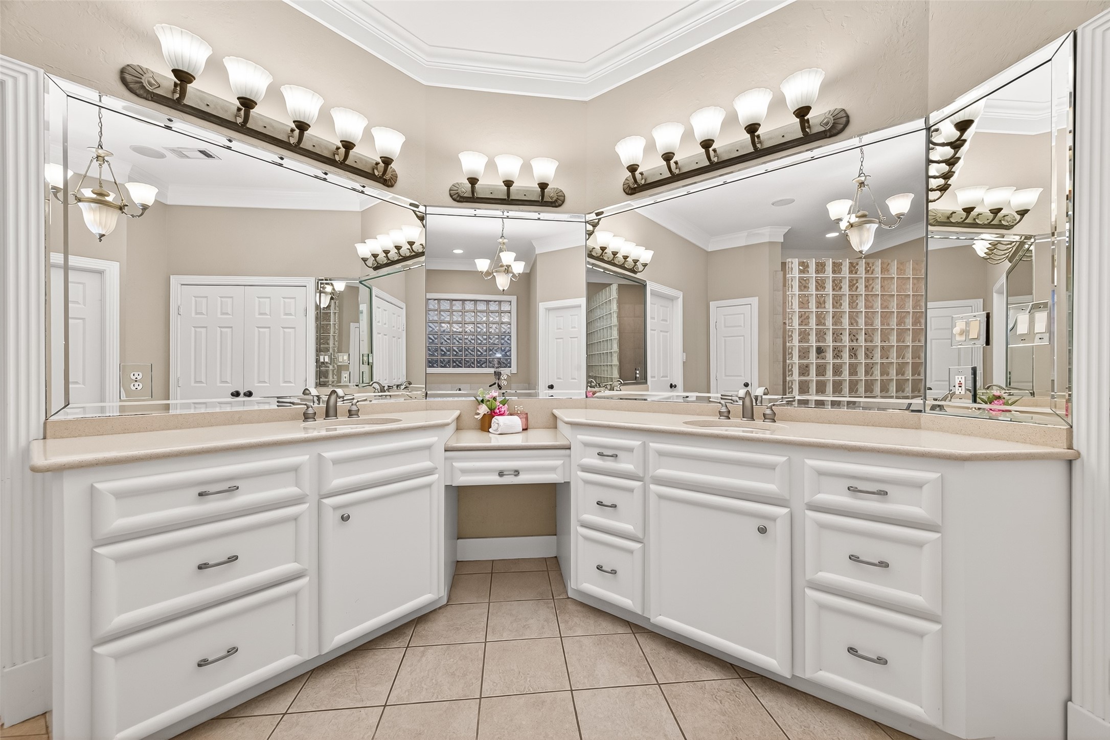 22 Stonegate Park Court Spring, TX 77379 - Photo 26 of 49 View of the dual sinks and seated vanity.