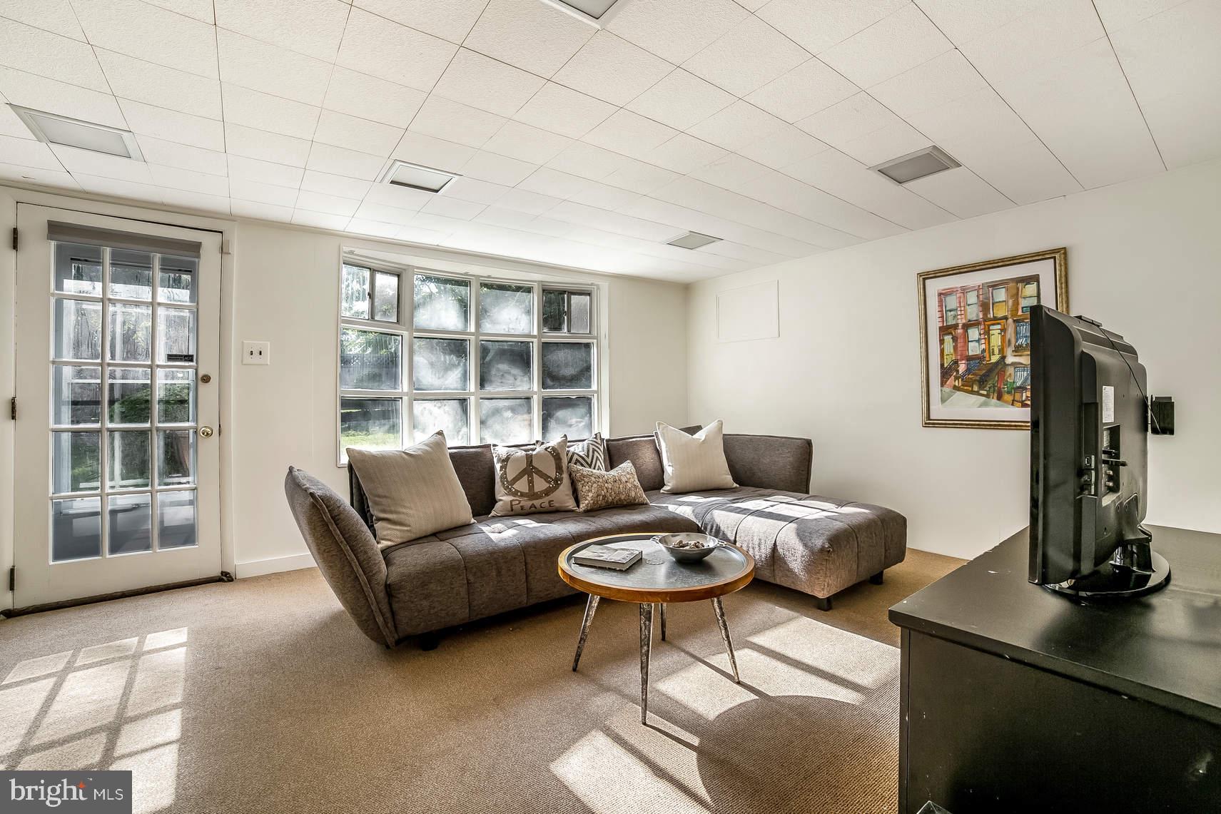 716 Cambridge Road Bala Cynwyd, PA 19004 - Photo 12 of 26 Family Room
