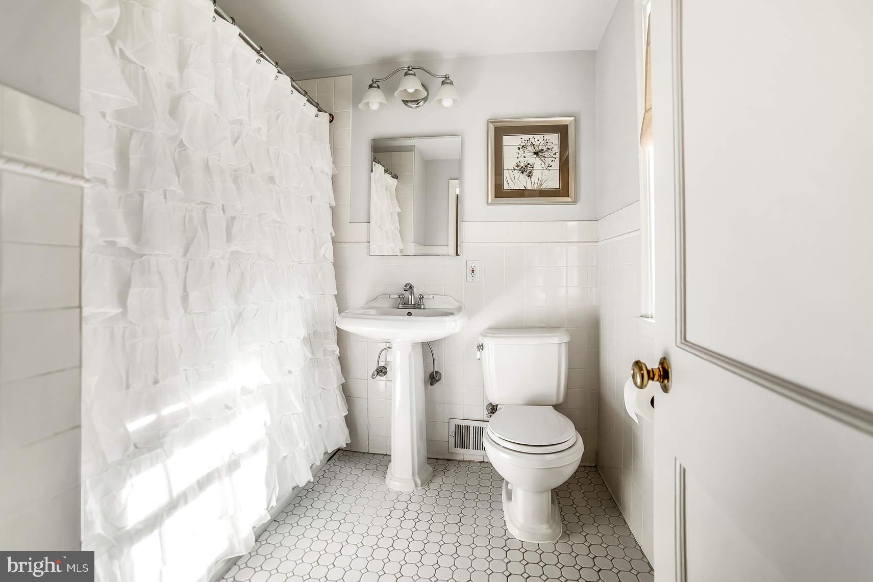 716 Cambridge Road Bala Cynwyd, PA 19004 - Photo 18 of 26 Hall Bathroom