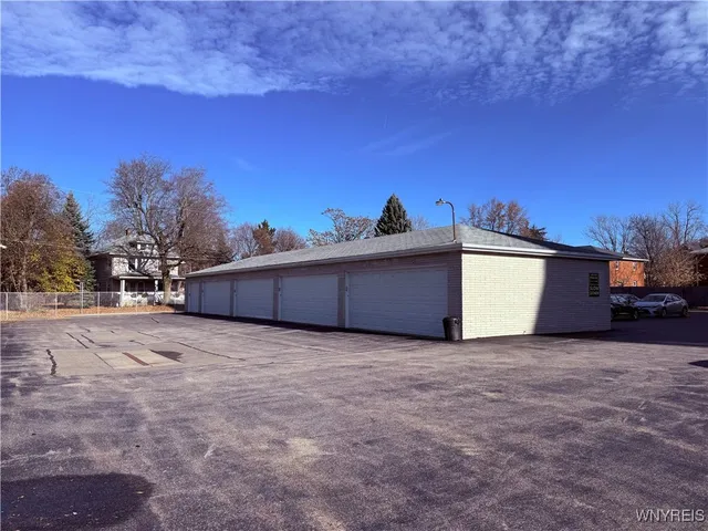 $169,900 | 5854 Main Street, Unit 403, Amherst, NY 14221