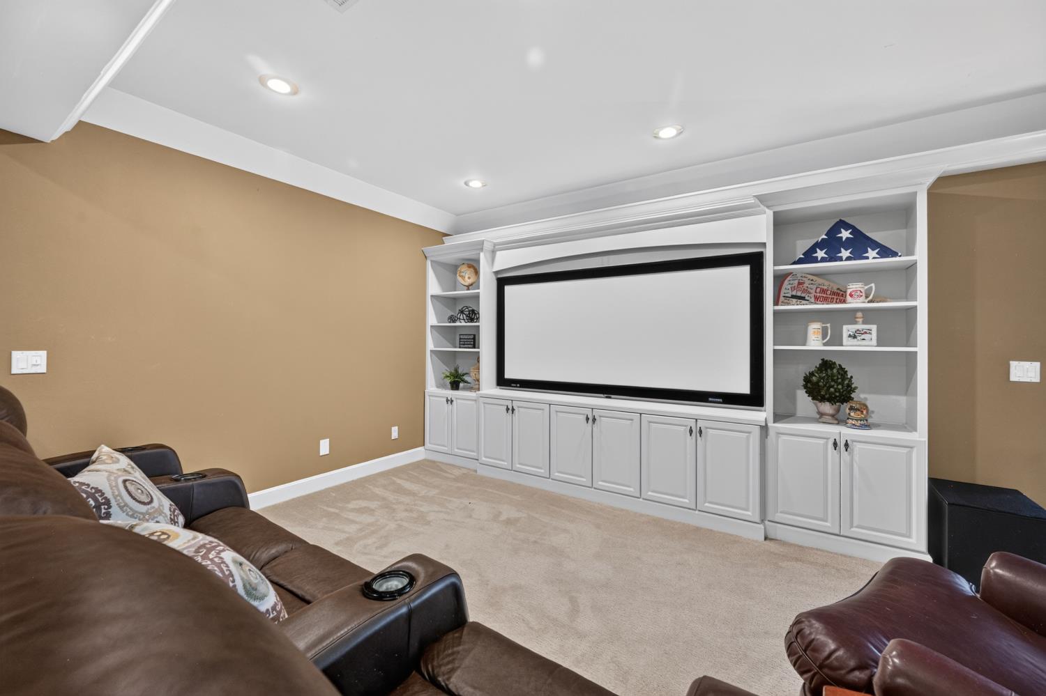20980 State Line Road Lawrenceburg, IN 47025 - Photo 60 of 99 Home theater area of Family Room