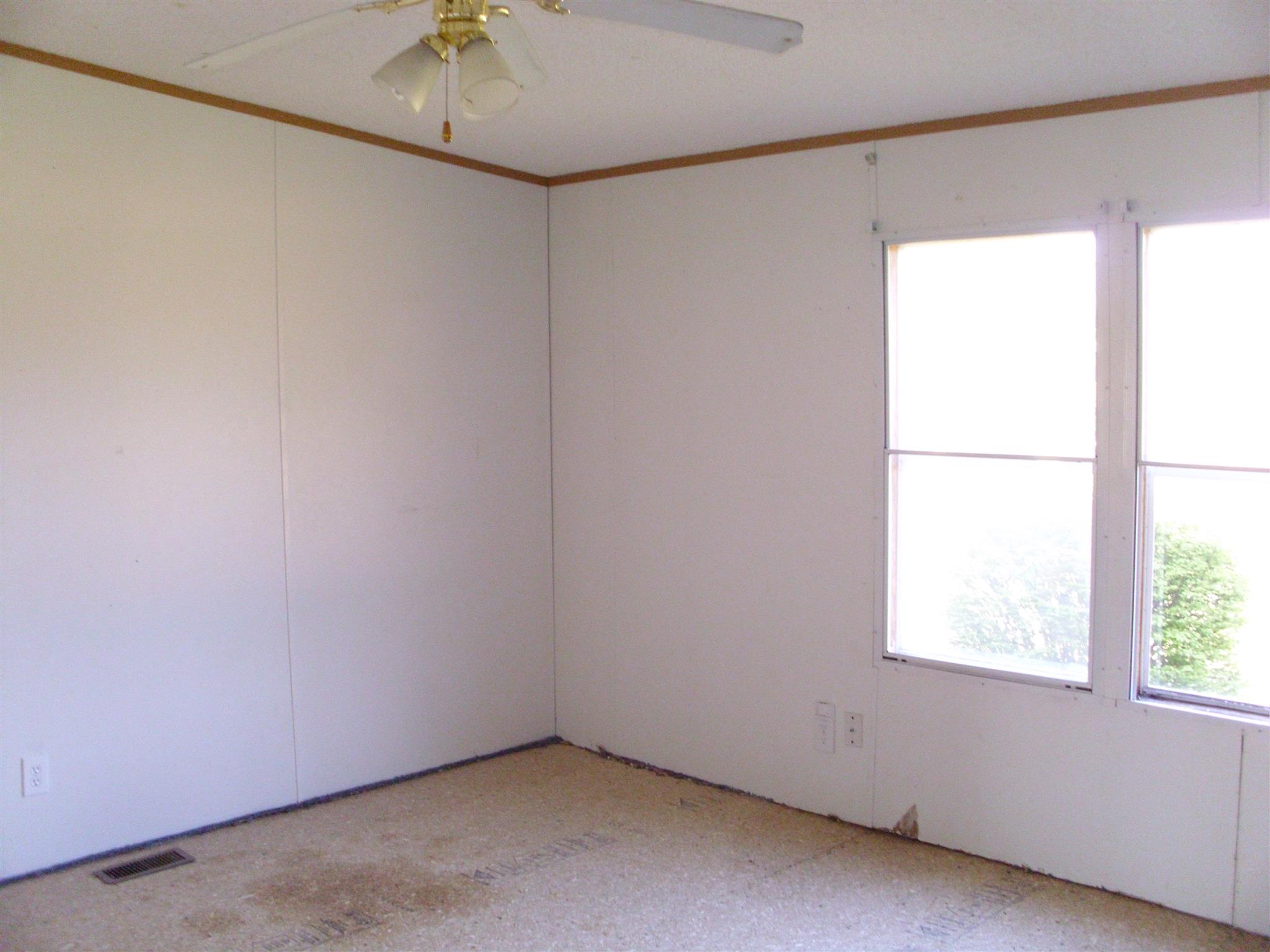 3763 Hoods Branch Road Springfield, TN 37172 - Photo 11 of 15 an empty room with a window