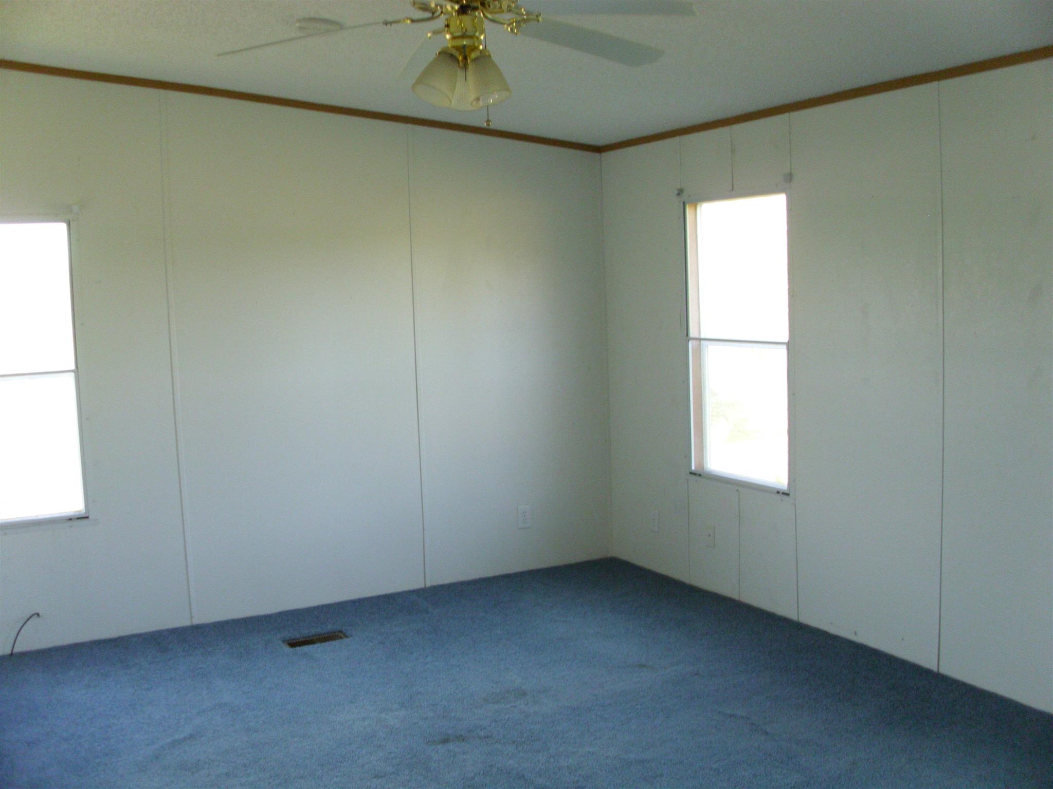 3763 Hoods Branch Road Springfield, TN 37172 - Photo 10 of 15 an empty room with a window