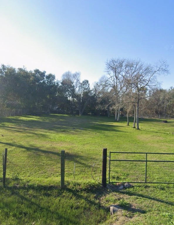 2 South Tower Road Santa Fe, TX 77517 - Photo 2 of 5