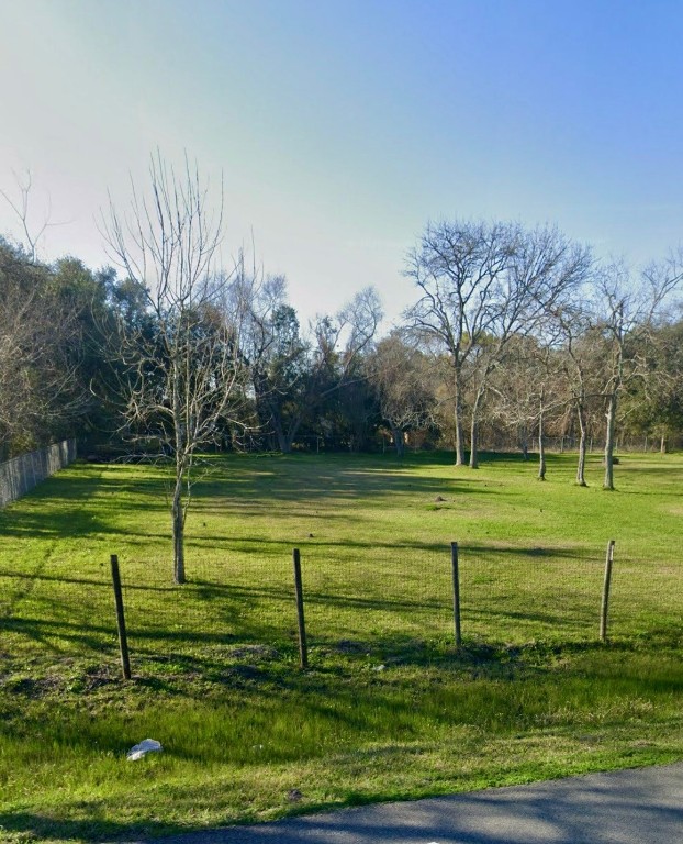 2 South Tower Road Santa Fe, TX 77517 - Photo 4 of 5