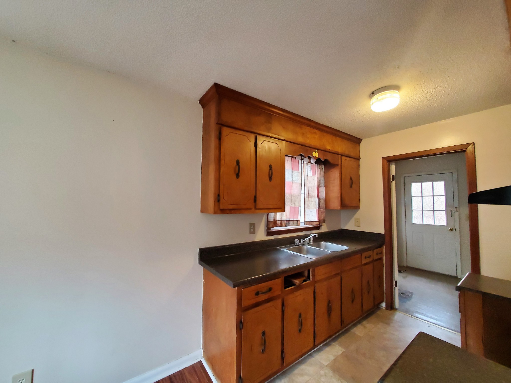 213 South Rhodes Street Pulaski, TN 38478 - Photo 3 of 11 Gallery Image 3
