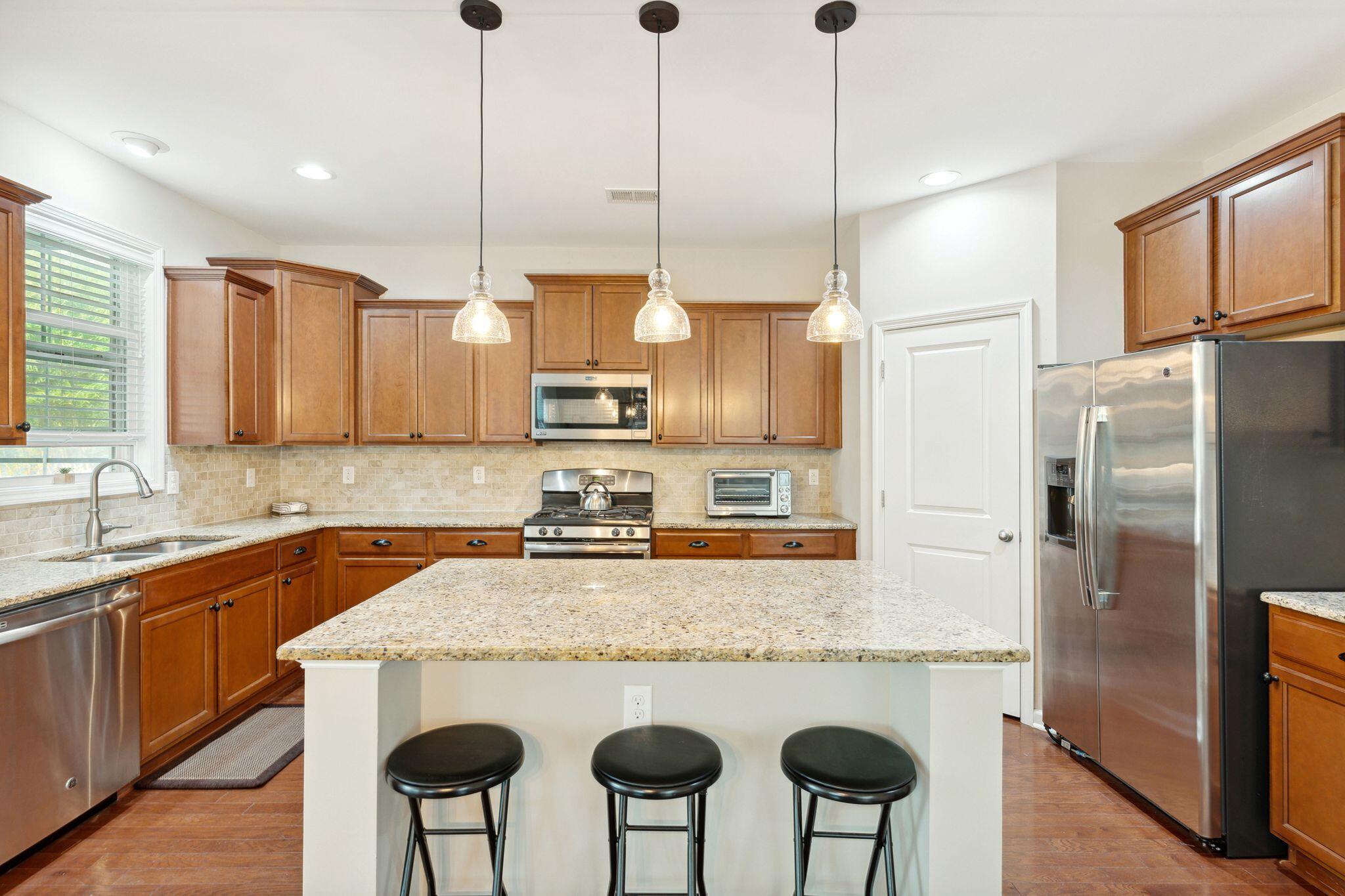 1041 Harbortowne Road Charleston, SC 29412 - Photo 11 of 44 1041HarbortowneRd-KeenEyeMarketing-012