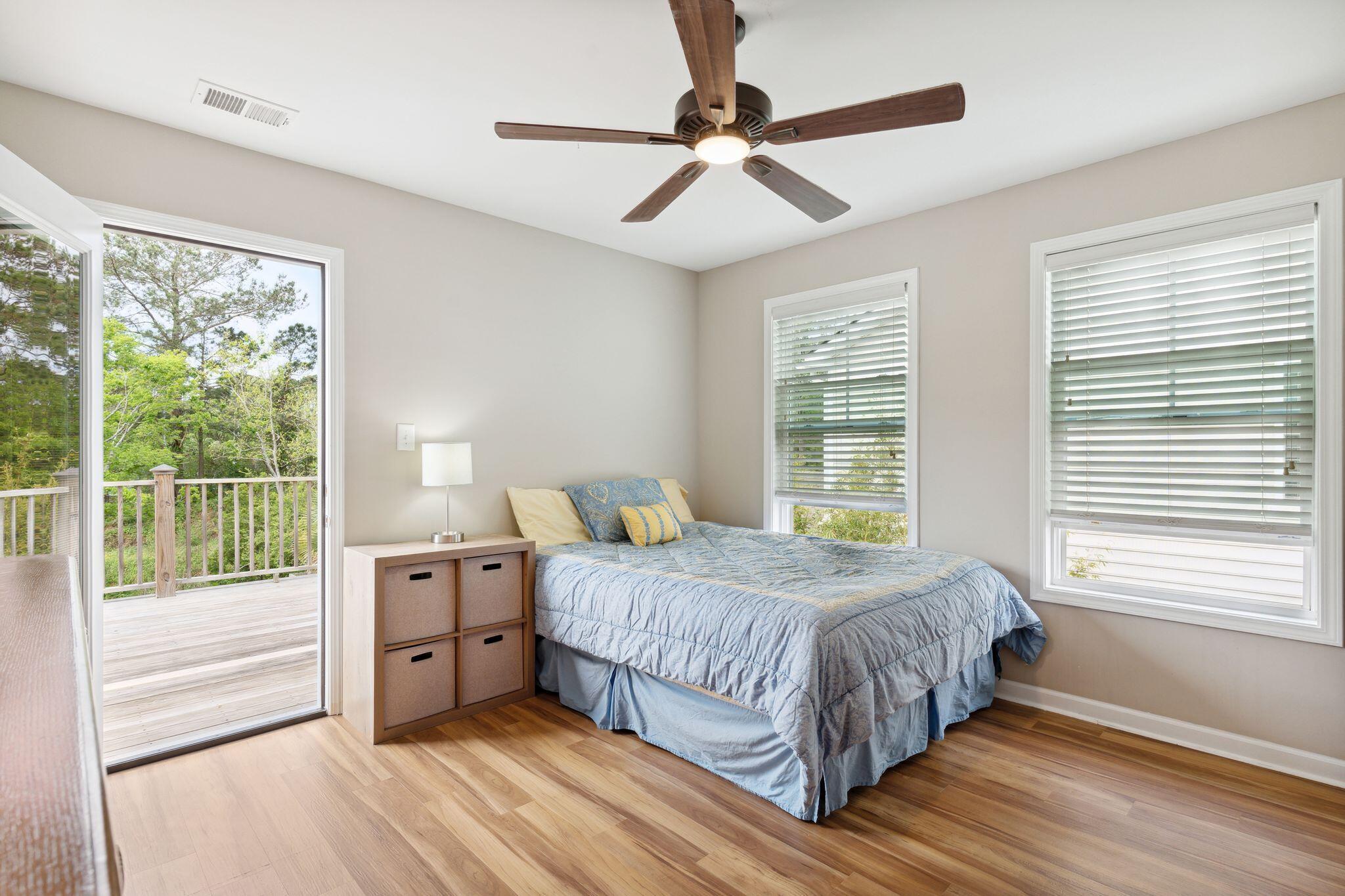 1041 Harbortowne Road Charleston, SC 29412 - Photo 30 of 44 1041HarbortowneRd-KeenEyeMarketing-031