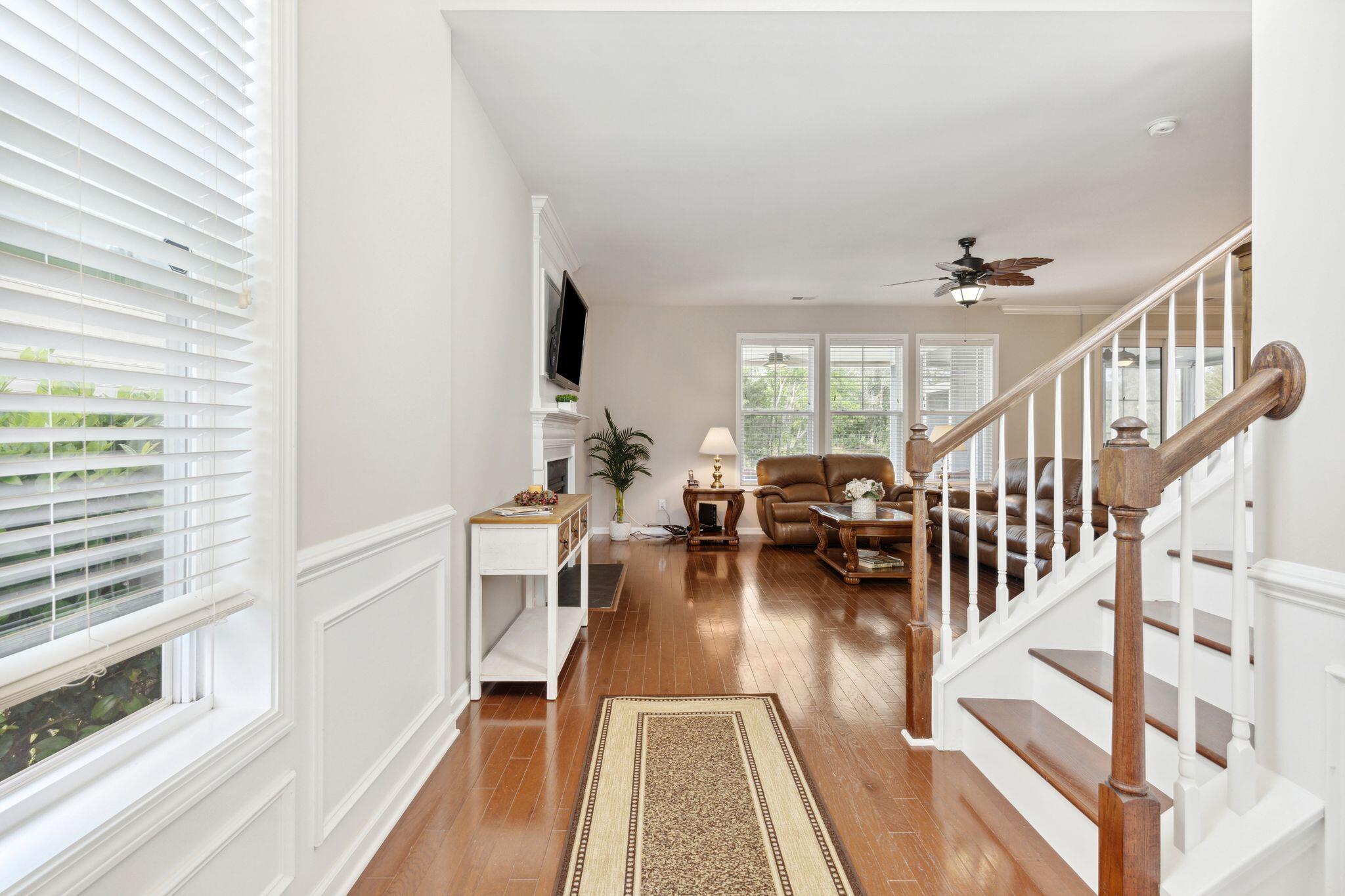 1041 Harbortowne Road Charleston, SC 29412 - Photo 3 of 44 1041HarbortowneRd-KeenEyeMarketing-004