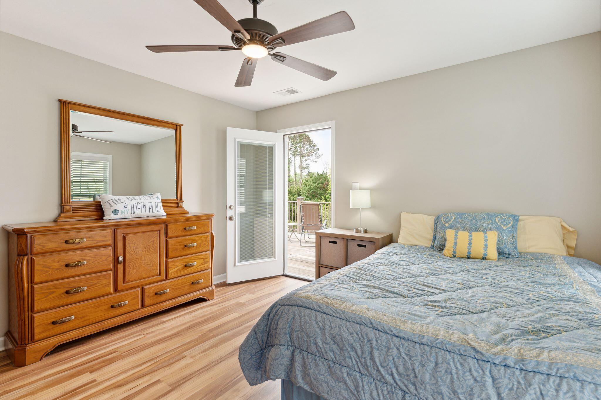 1041 Harbortowne Road Charleston, SC 29412 - Photo 31 of 44 1041HarbortowneRd-KeenEyeMarketing-032