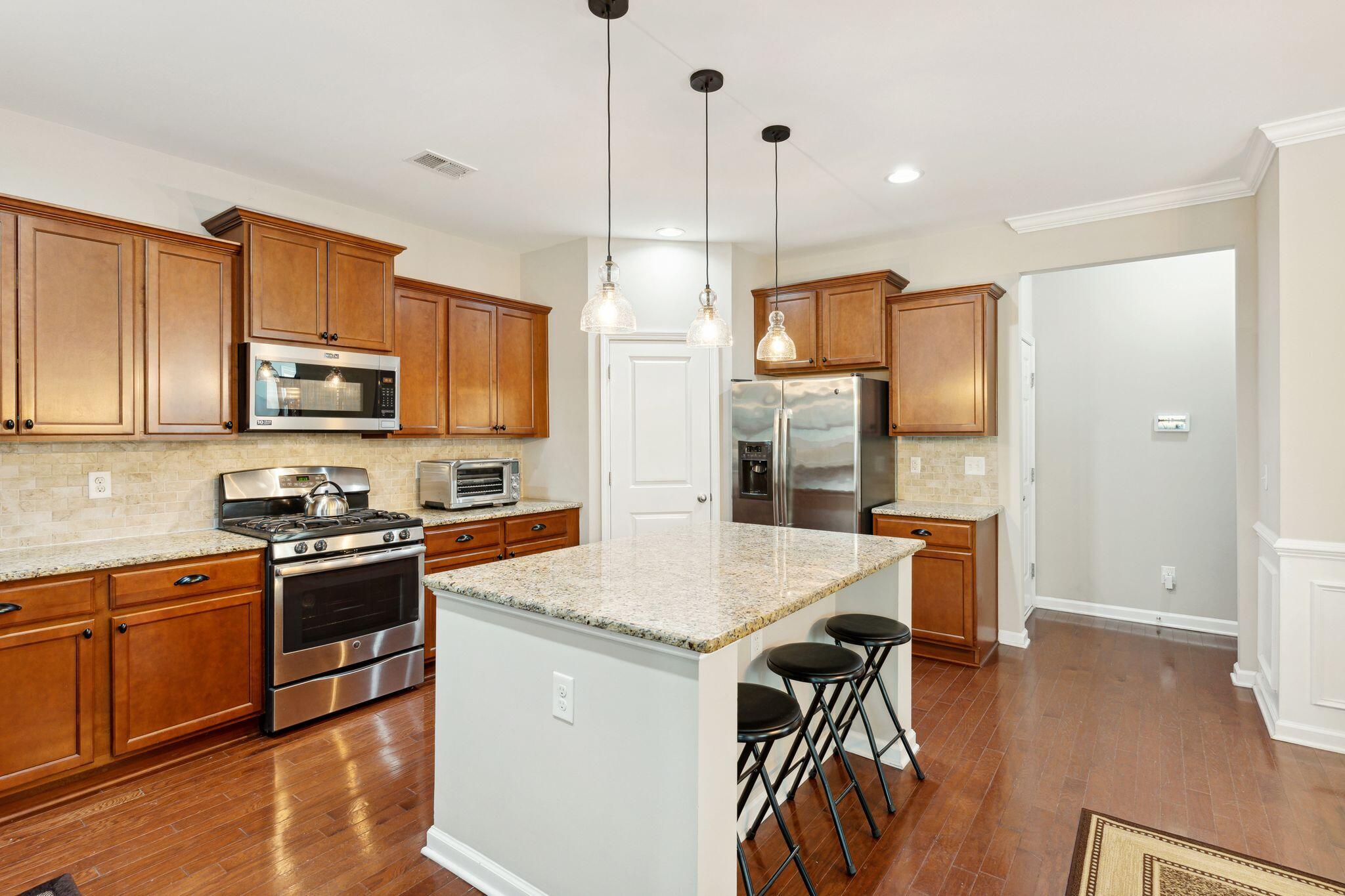 1041 Harbortowne Road Charleston, SC 29412 - Photo 10 of 44 1041HarbortowneRd-KeenEyeMarketing-011