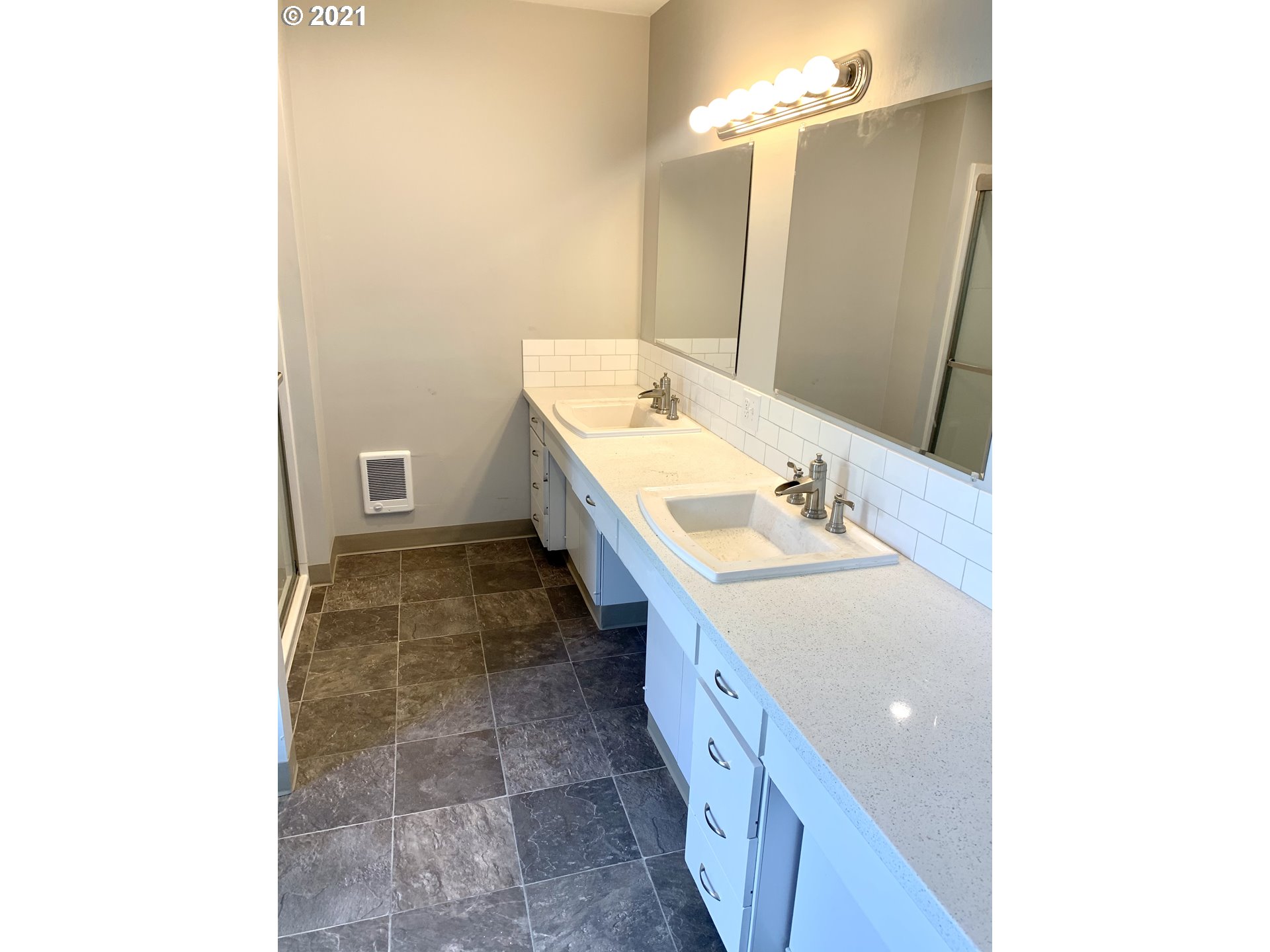 2014 Green Mountain Road Kalama, WA 98625 - Photo 8 of 22 Gallery Image 8