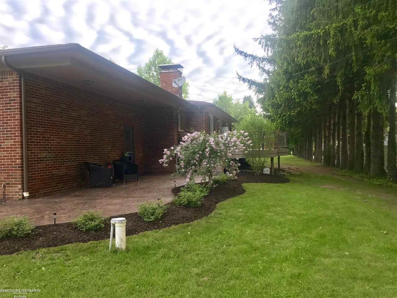 70160 Romeo Orchard Drive Romeo, MI 48065 - Photo 26 of 29 Stamped Patio