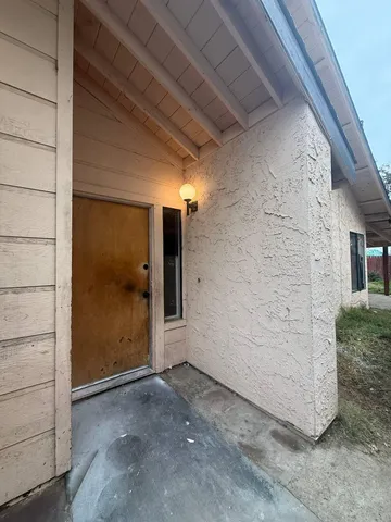 $174,900 | 1644 North Tipton Street, Visalia, CA 93292