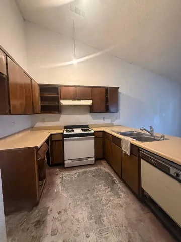 $174,900 | 1644 North Tipton Street, Visalia, CA 93292