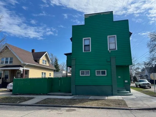 $399,000 | 1515 54th Street, Kenosha, WI 53140