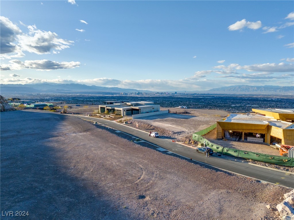 7 Chisel Crest Court Henderson, NV 89012 - Photo 9 of 17