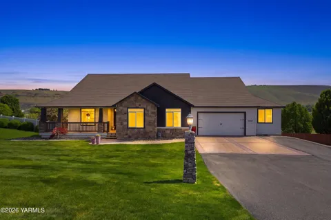 $895,000 | 98303 East Ridgeview Drive, Kennewick, WA 99338