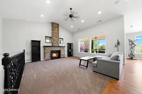 $895,000 | 98303 East Ridgeview Drive, Kennewick, WA 99338