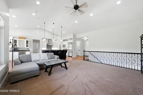$895,000 | 98303 East Ridgeview Drive, Kennewick, WA 99338