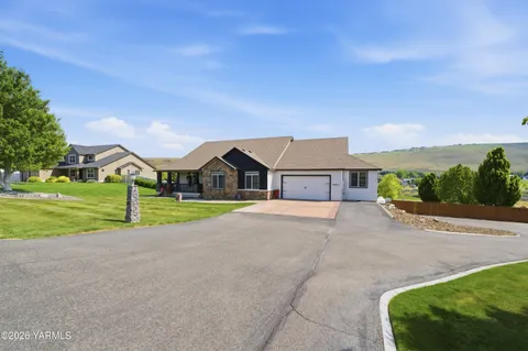 $895,000 | 98303 East Ridgeview Drive, Kennewick, WA 99338