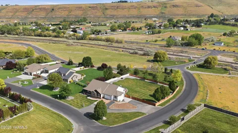 $895,000 | 98303 East Ridgeview Drive, Kennewick, WA 99338
